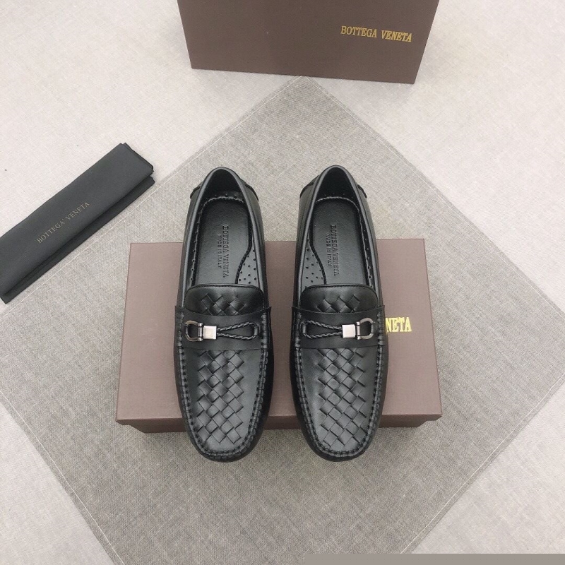 bo*te*ga Ve*ne*ta leather shoes